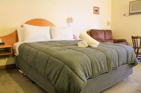 St Georges Motor Inn - Hervey Bay Accommodation 13