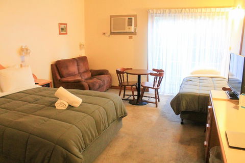 St Georges Motor Inn - Hervey Bay Accommodation 12