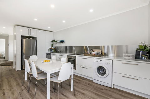 Portland Bay Apartments - Hervey Bay Accommodation 4