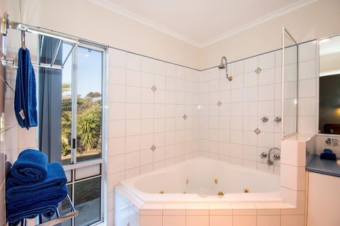 Torquay Tropicana Motel - Hervey Bay Accommodation 17