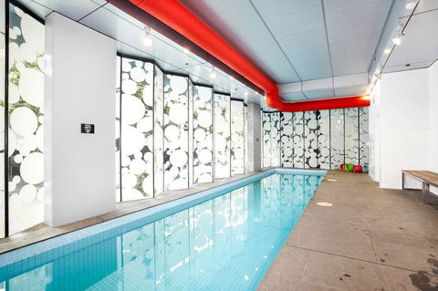 Premier Stays Melbourne - Tourism Hervey Bay 3