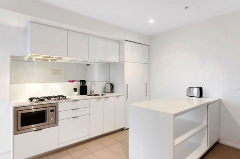 Premier Stays Melbourne - Tourism Hervey Bay 2