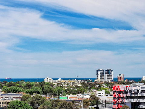 Premier Stays Melbourne - Tourism Hervey Bay 10