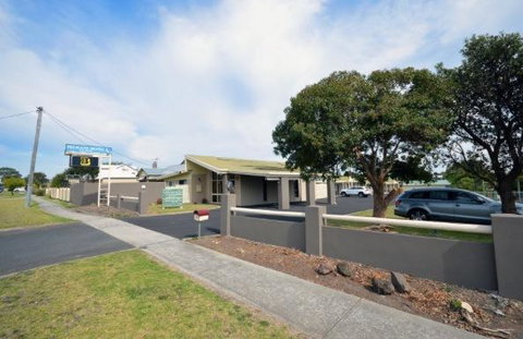 Pelicans Motel San Remo - Hervey Bay Accommodation 1