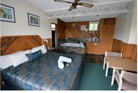Pelicans Motel San Remo - Hervey Bay Accommodation 11