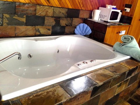 Pelicans Motel San Remo - Hervey Bay Accommodation 9