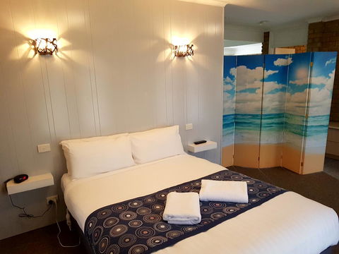 Tropicana Motor Inn - Tourism Hervey Bay 2