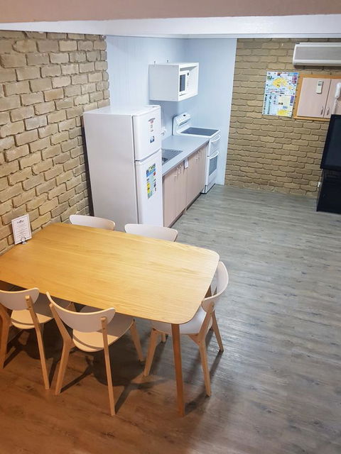 Tropicana Motor Inn - Tourism Hervey Bay 27