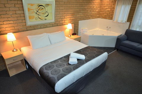 Tropicana Motor Inn - Tourism Hervey Bay 5