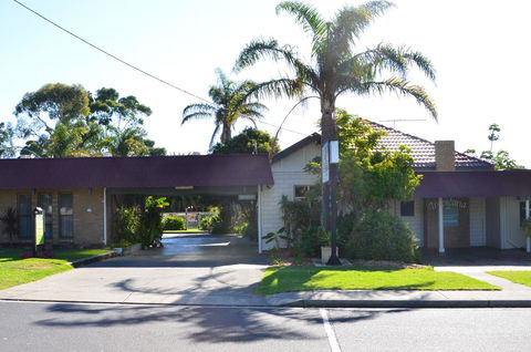 Tropicana Motor Inn - Tourism Hervey Bay 20