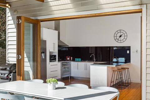 Central Bendigo Cottage, Walk To Everywhere!! - Hervey Bay Accommodation 3