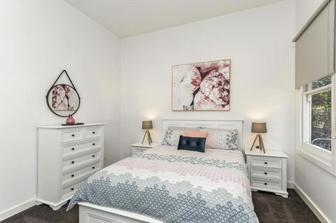 Central Bendigo Cottage, Walk To Everywhere!! - Hervey Bay Accommodation 1