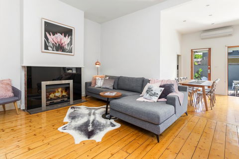 Central Bendigo Cottage, Walk To Everywhere!! - Hervey Bay Accommodation 0