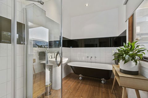 Central Bendigo Cottage, Walk To Everywhere!! - Hervey Bay Accommodation 11