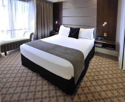 Stamford Plaza Melbourne - Hervey Bay Accommodation 2