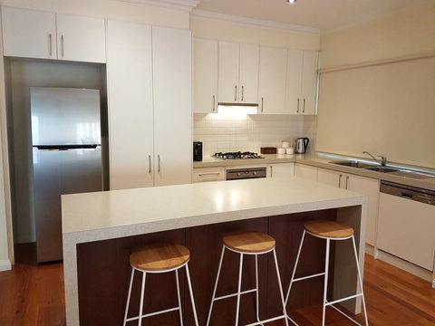 Healesville House - Fig Tree House - Hervey Bay Accommodation 5