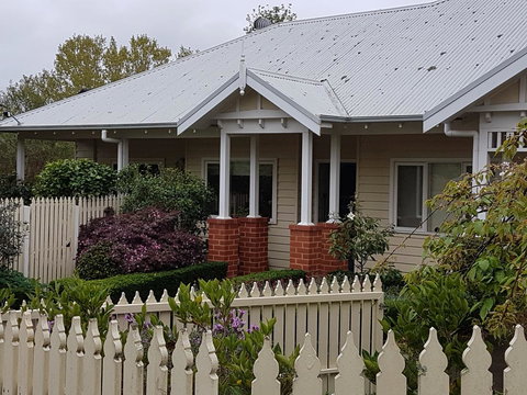 Healesville House - Fig Tree House - Hervey Bay Accommodation 0
