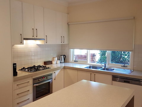 Healesville House - Fig Tree House - Hervey Bay Accommodation 6