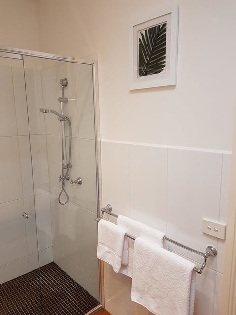 Healesville House - Fig Tree House - Hervey Bay Accommodation 13