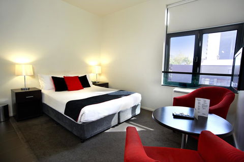 City Edge On Elizabeth Apartment Hotel - Tourism Hervey Bay 2
