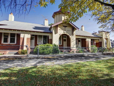 Boutique Heritage Studios On Ryrie Geelong CBD Opposite Hospital - Tourism Hervey Bay 4