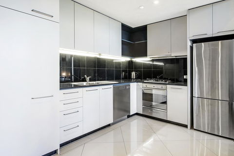 ULTIQA Little Collins (located At The Hero Apartment Building) - Tourism Hervey Bay 3