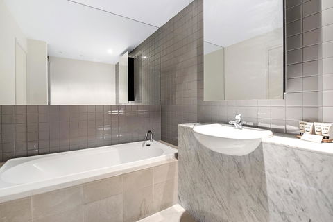 ULTIQA Little Collins (located At The Hero Apartment Building) - Tourism Hervey Bay 15