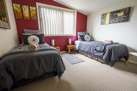 Azen Haven - Hervey Bay Accommodation 3