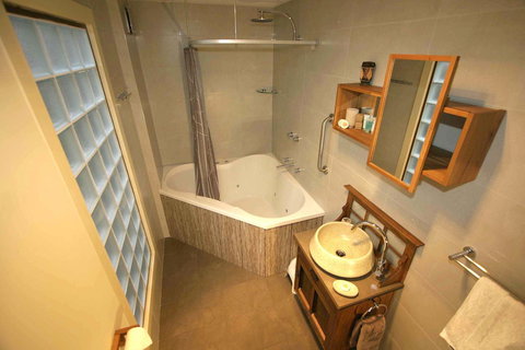 Azen Haven - Hervey Bay Accommodation 20