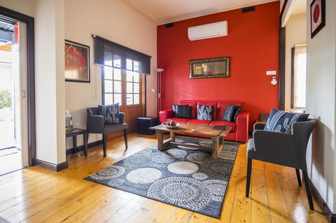 Azen Haven - Hervey Bay Accommodation 4