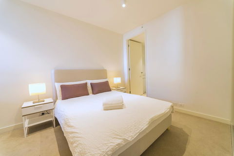 Pride Manor South Yarra - Hervey Bay Accommodation 2