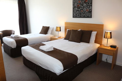 Bairnsdale International - Hervey Bay Accommodation 12