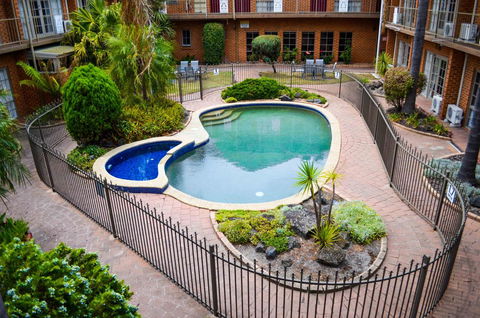 Quality Hotel Melbourne Airport - Tourism Hervey Bay 8