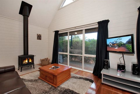 Two Truffles Cottages - Hervey Bay Accommodation 13