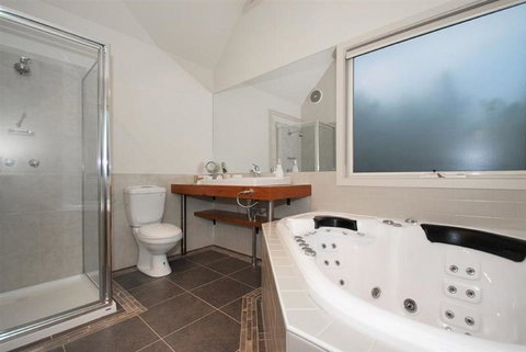 Two Truffles Cottages - Hervey Bay Accommodation 7