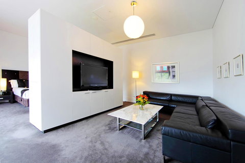 Seasons Heritage Melbourne - Hervey Bay Accommodation 16