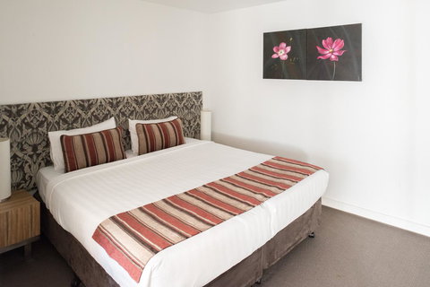 Seasons Heritage Melbourne - Hervey Bay Accommodation 22