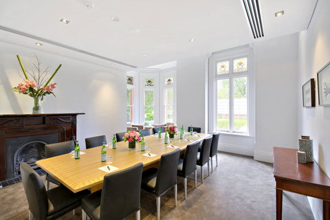 Seasons Heritage Melbourne - Hervey Bay Accommodation 32