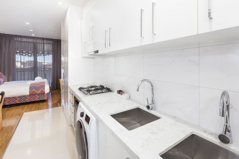 City Edge Dandenong Apartment Hotel - Tourism Hervey Bay 9