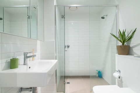 Complete Host The River Apartments - Hervey Bay Accommodation 3