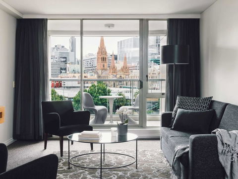Quay West Suites Melbourne - Hervey Bay Accommodation 1
