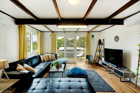 Jettycove Beach House - Hervey Bay Accommodation 0
