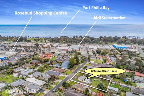 Jettycove Beach House - Hervey Bay Accommodation 2