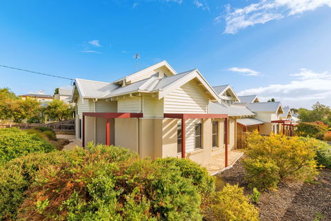 Beach Belle - Hervey Bay Accommodation 1