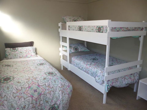 HogmortHomes Neale Street - Hervey Bay Accommodation 5