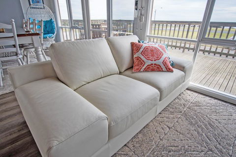 Stunning Waterfront Only 10 Minutes To Phillip Island - FREE EV UNIT 7kW For Electric Cars - Pet Friendly, Fireplace FREE WIFI Wine & Chocolates - Tourism Hervey Bay 14