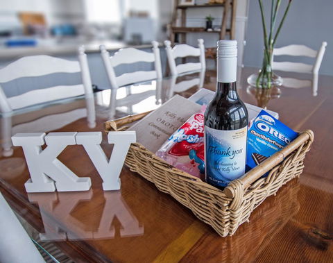 Stunning Waterfront Only 10 Minutes To Phillip Island - FREE EV UNIT 7kW For Electric Cars - Pet Friendly, Fireplace FREE WIFI Wine & Chocolates - Tourism Hervey Bay 3