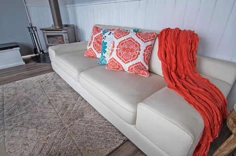 Stunning Waterfront Only 10 Minutes To Phillip Island - FREE EV UNIT 7kW For Electric Cars - Pet Friendly, Fireplace FREE WIFI Wine & Chocolates - Tourism Hervey Bay 7