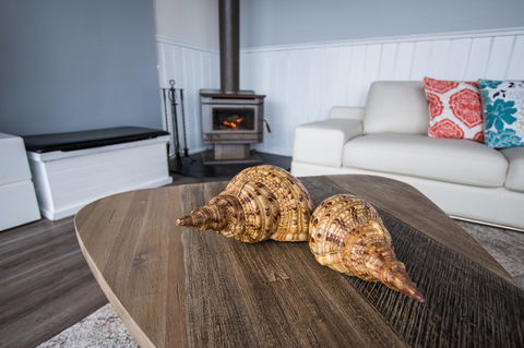 Stunning Waterfront Only 10 Minutes To Phillip Island - FREE EV UNIT 7kW For Electric Cars - Pet Friendly, Fireplace FREE WIFI Wine & Chocolates - Tourism Hervey Bay 15