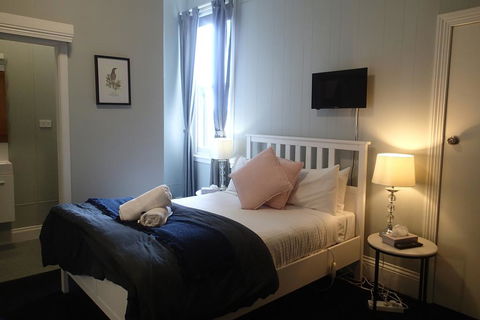 The Bischoff Hotel - Hervey Bay Accommodation 3